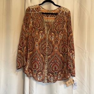 Beautiful light weight Democracy sleeve blouse Size 1X.